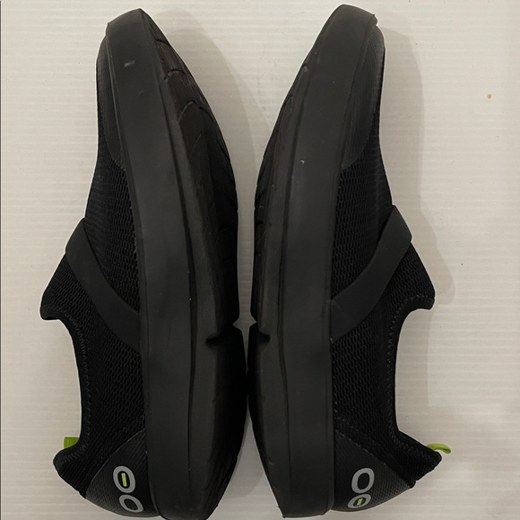OOFOS OOMG LOW RECOVERY SLIPS ON SHOES WOMENS SIZE 9 - Picture 11 of 12